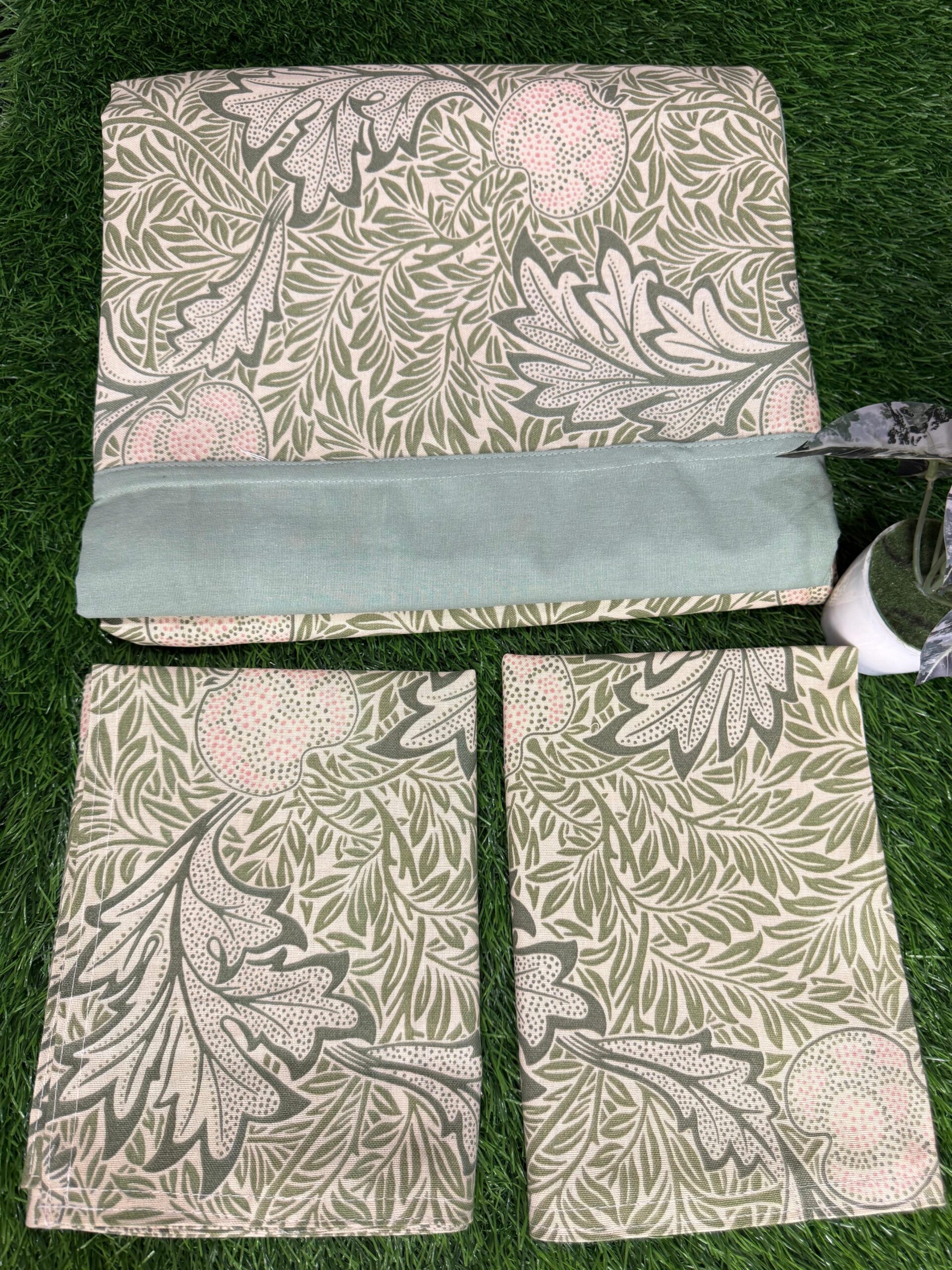 Handloom cotton border bedsheet - King size