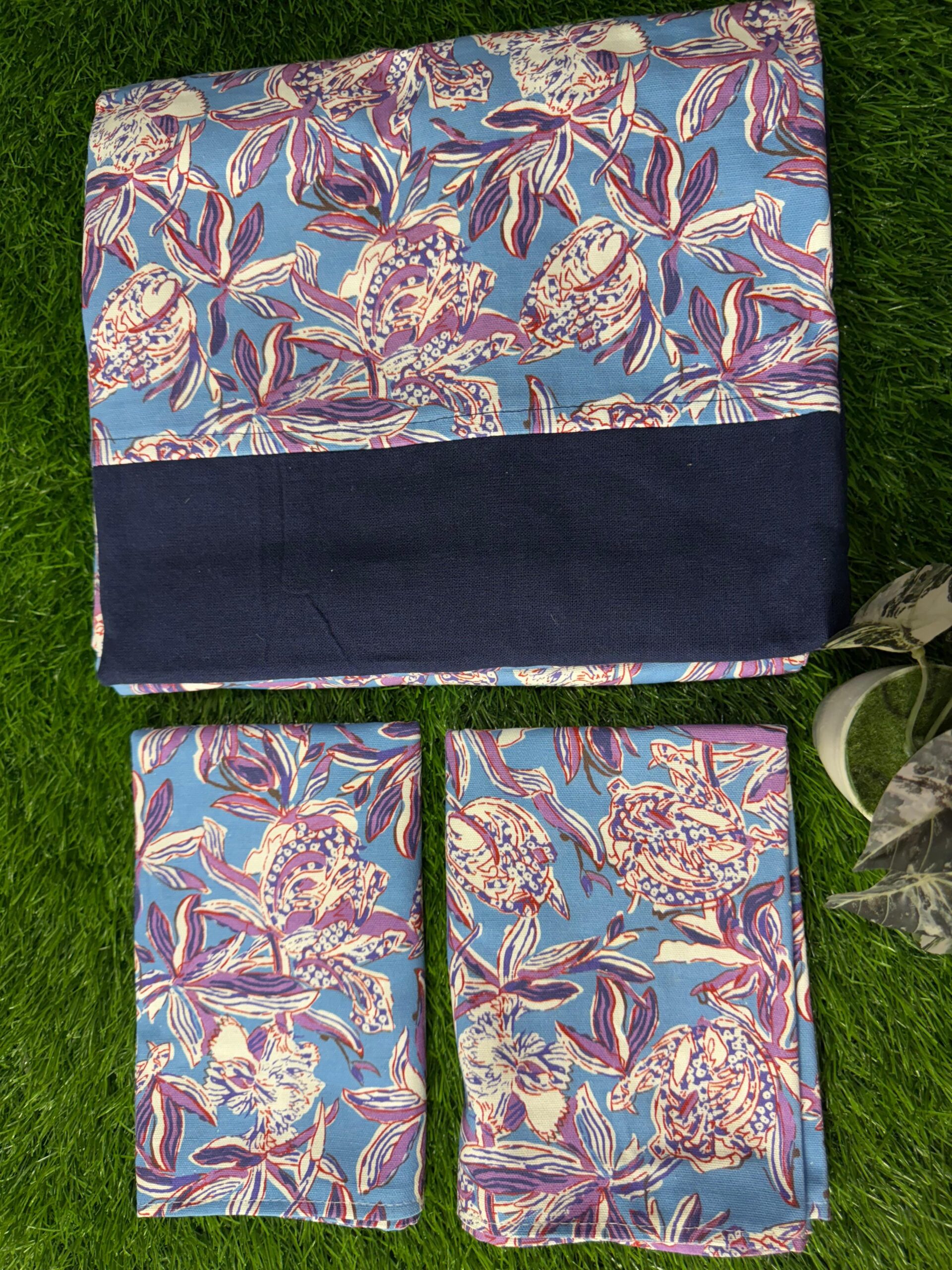 Handloom cotton border bedsheet - King size